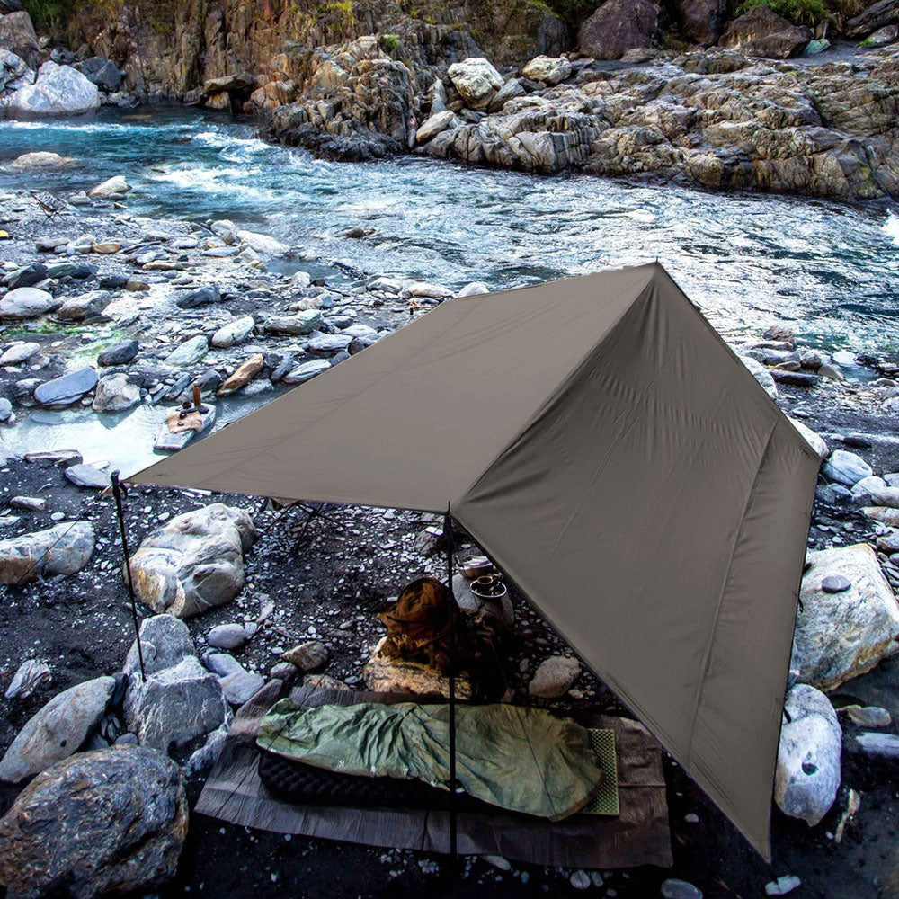 ハンターズ・タープ（4x4m・遮熱ブラックコーティング）｜Vintage Hunter